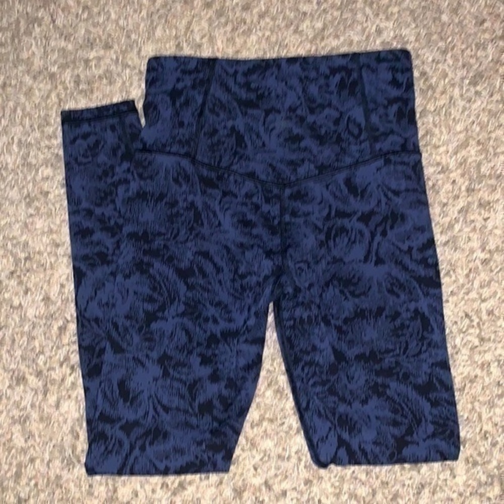 Athleta Elation textured tight - Picture 7 of 9